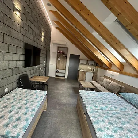 Homestay Kunc - V Soukromi - Borova 607, - Stredni Cechy *