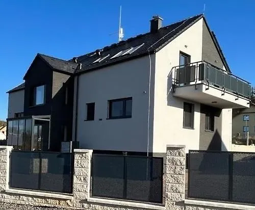 Kunc - V Soukromi - Borova 607, - Stredni Cechy Homestay *