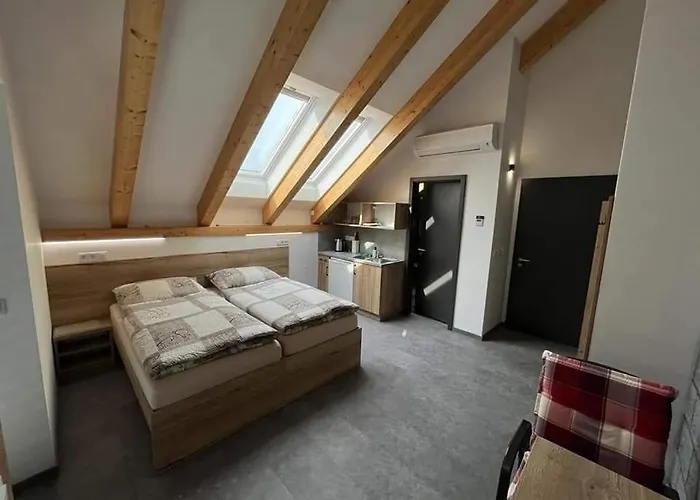 Homestay Kunc - V Soukromi - Borova 607, - Stredni Cechy