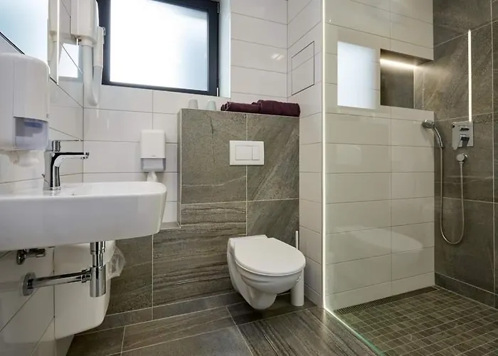 Kunc - V Soukromi - Borova 607, - Stredni Cechy *