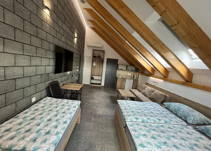 Homestay Kunc - V Soukromi - Borova 607, - Stredni Cechy *